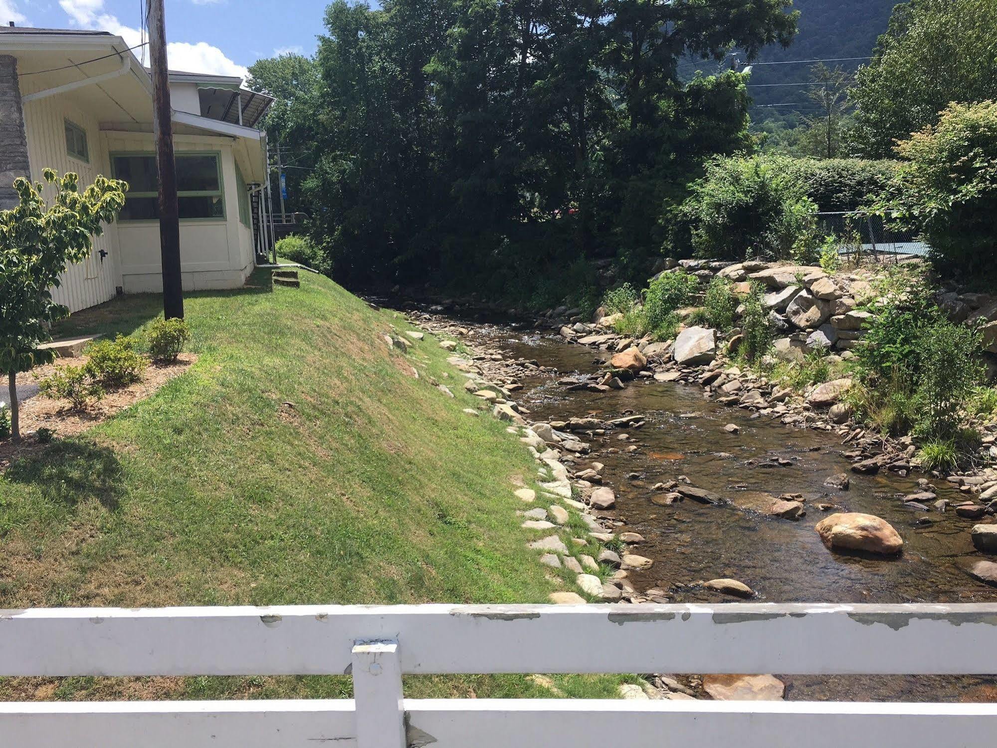 River Point Lodge Maggie Valley Eksteriør billede